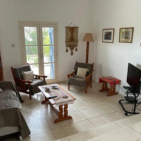 Byzantino Villa Peyia